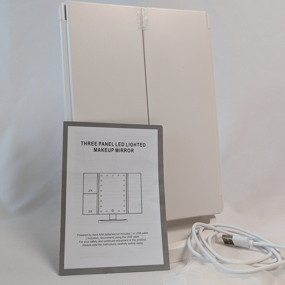 Three Panel LED Makeup Mirror - Picture 5 of 7